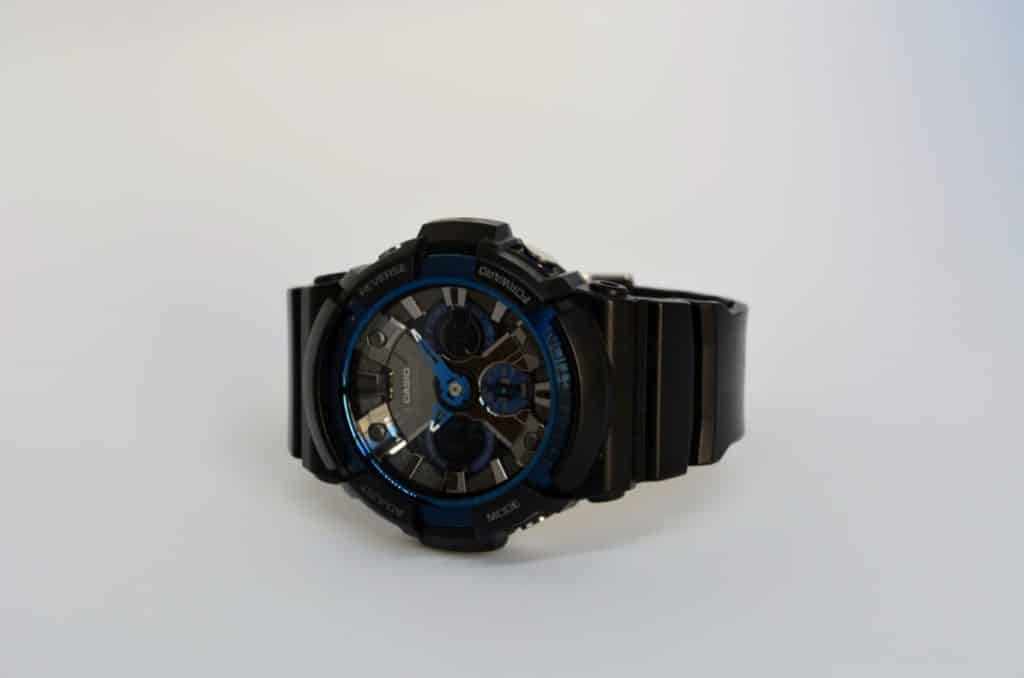  Recensione Casio G-Shock GA-200CB-1AER con dettagli quadrante blu