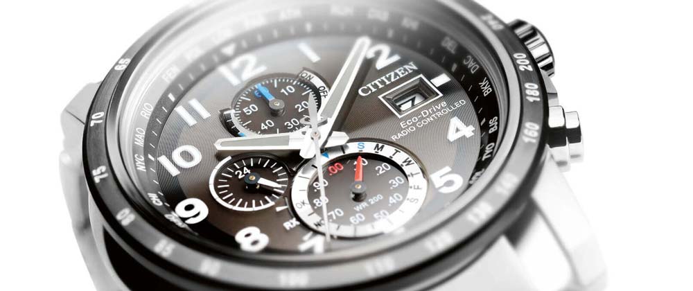 Citizen Eco-Drive Radiocontrollato H800 Sport AT8126-02E – Orologio Uomo, Carica Luce, Vetro Zaffiro, 26 Città