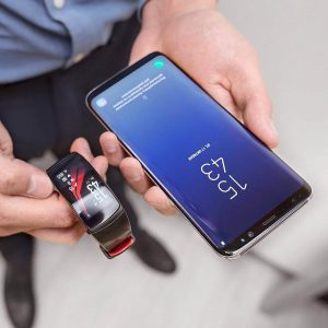 samsung gear fit2 con Super AMOLED curvo