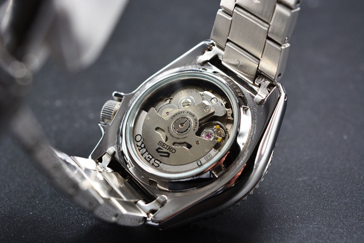 Fondello Seiko 5 Sports