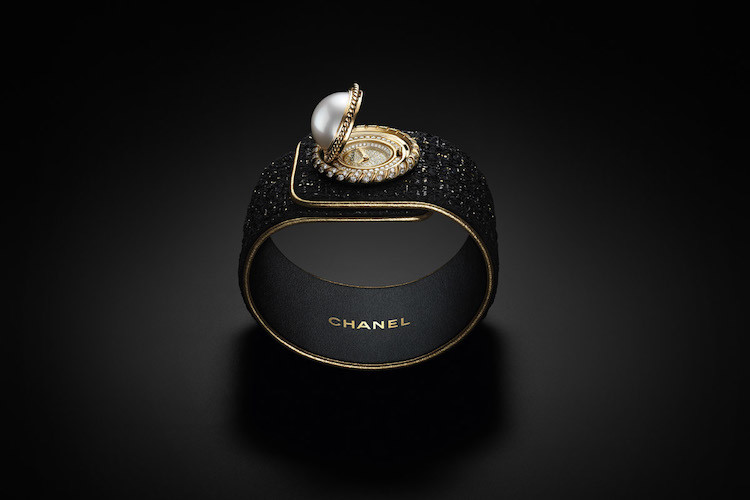 CHANEL | Mademoiselle Privé Bouton