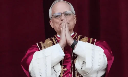 L'orologio al polso di Papa Leone XIV