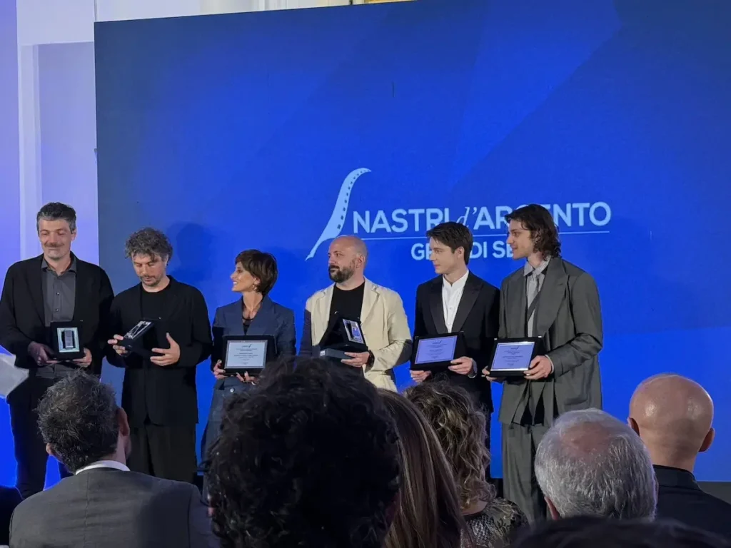 Hanno ucciso l'Uomo Ragno - La leggendaria storia degli 883 Nastri d'Argento Grandi Serie 2025