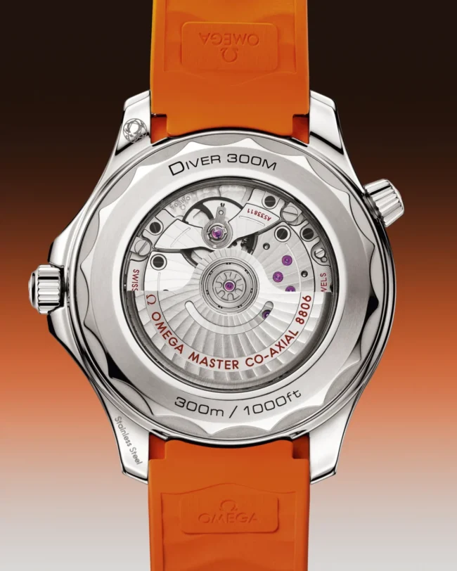 movimento Omega Seamaster Diver 300M No-Date con dettagli Arancione
