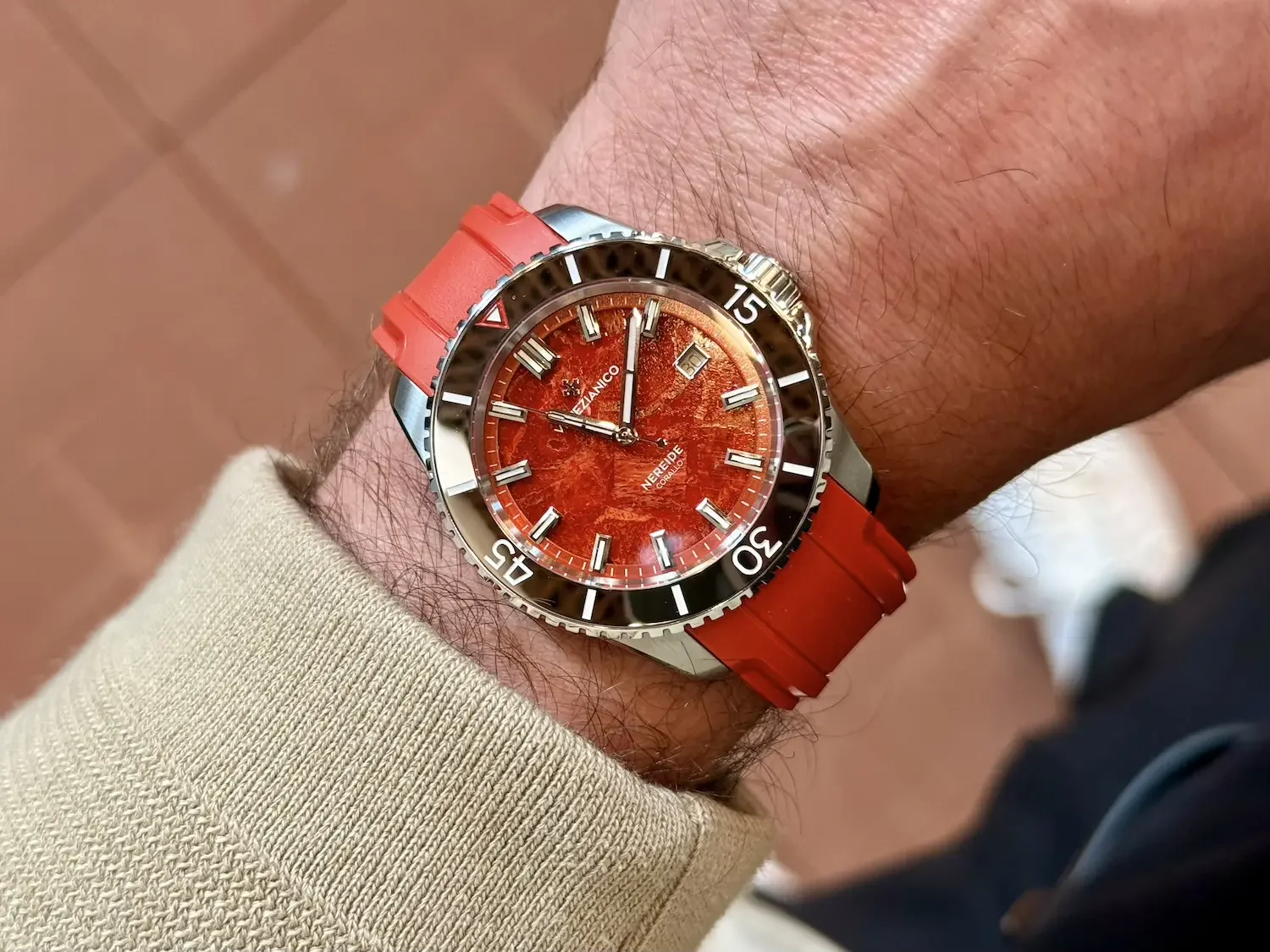 Emkoza con quadrante arancione - orologio di medie Emkoza con quadrante arancione - orologio di medie