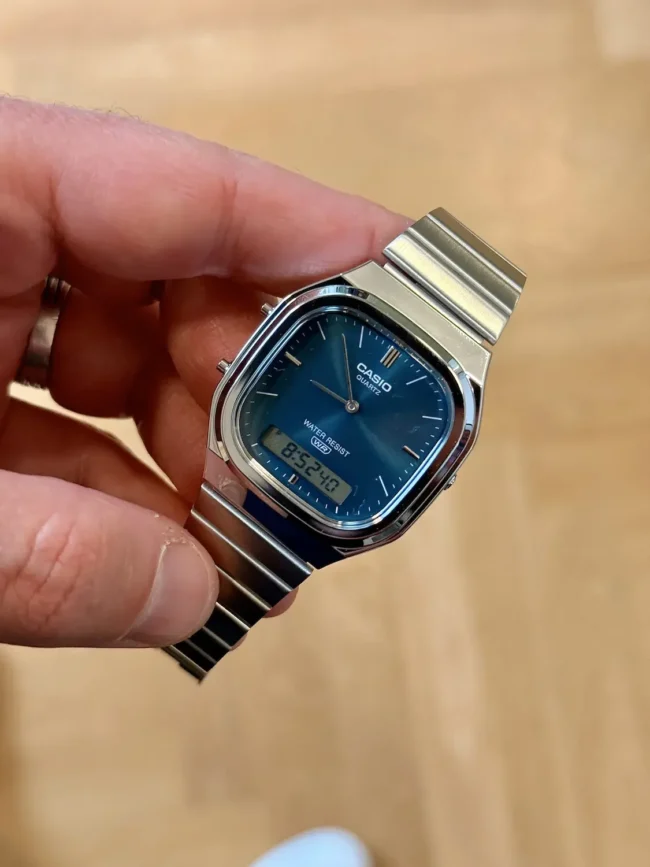 Casio AQ-240 Casio AQ-240