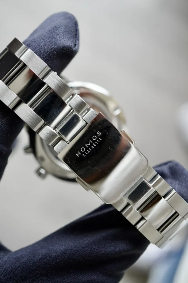 NOMOS Club Sport neomatik “ore nel mondo NOMOS Club Sport neomatik “ore nel mondo