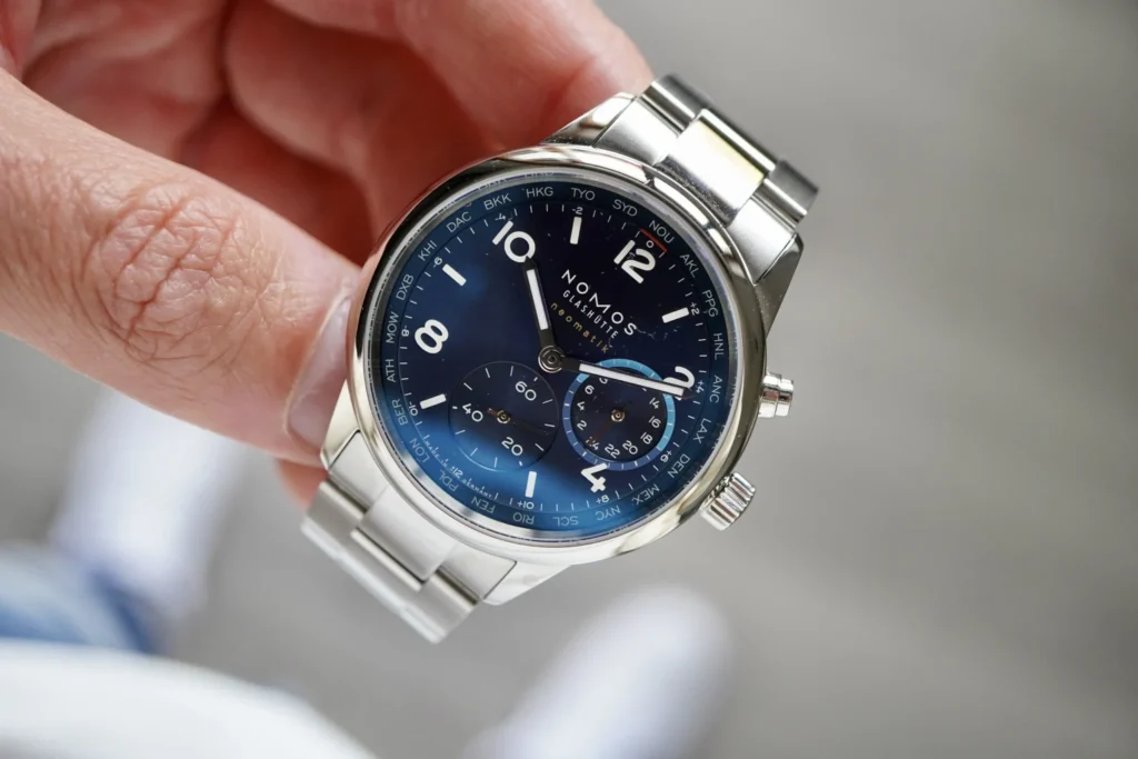 NOMOS Club Sport neomatik “ore nel mondo NOMOS Club Sport neomatik “ore nel mondo