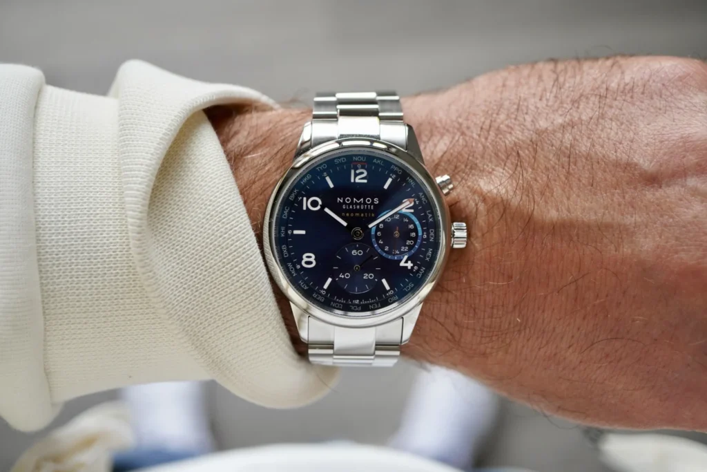 NOMOS Club Sport neomatik “ore nel mondo NOMOS Club Sport neomatik “ore nel mondo