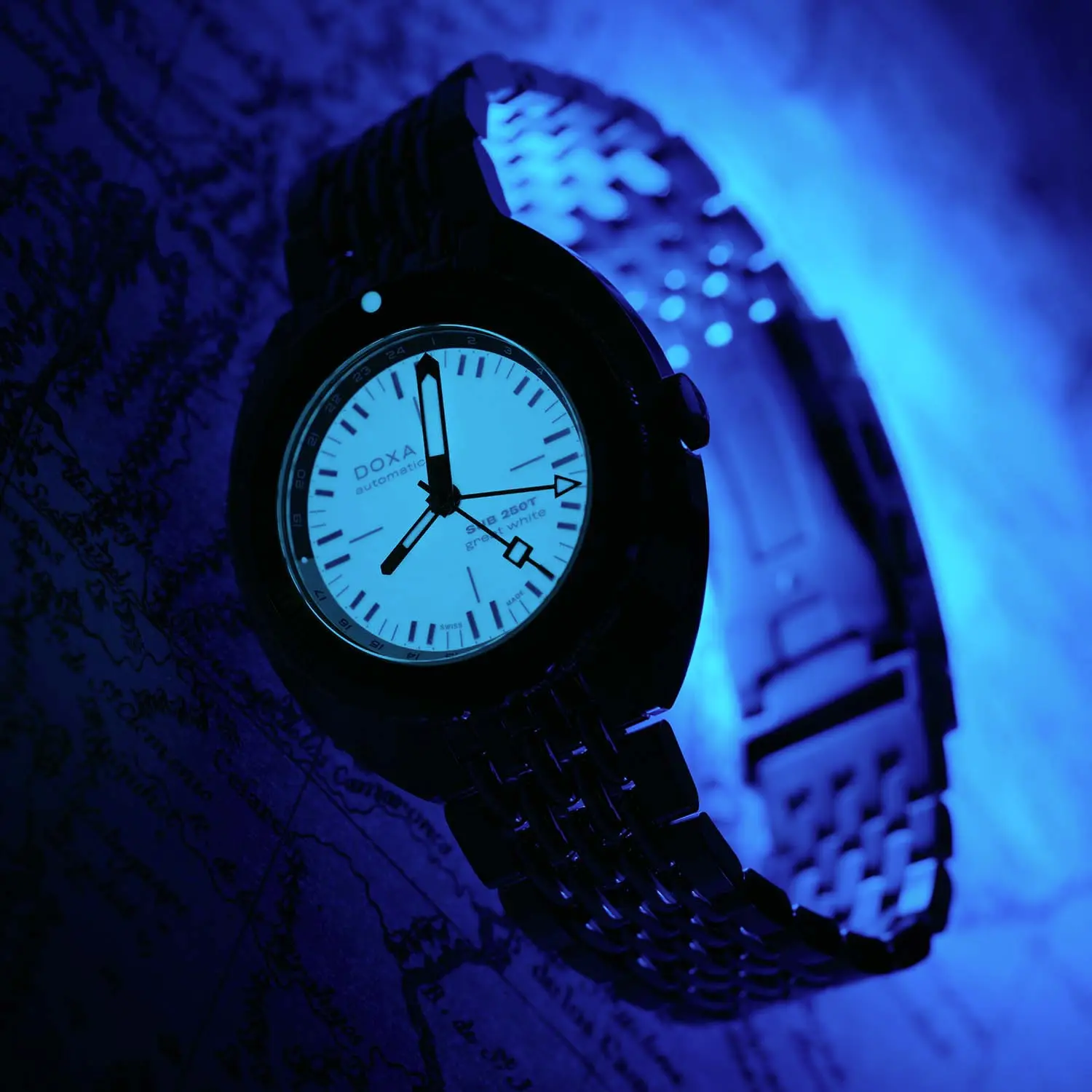 DOXA SUB 250T GMT Great White Topper Edition