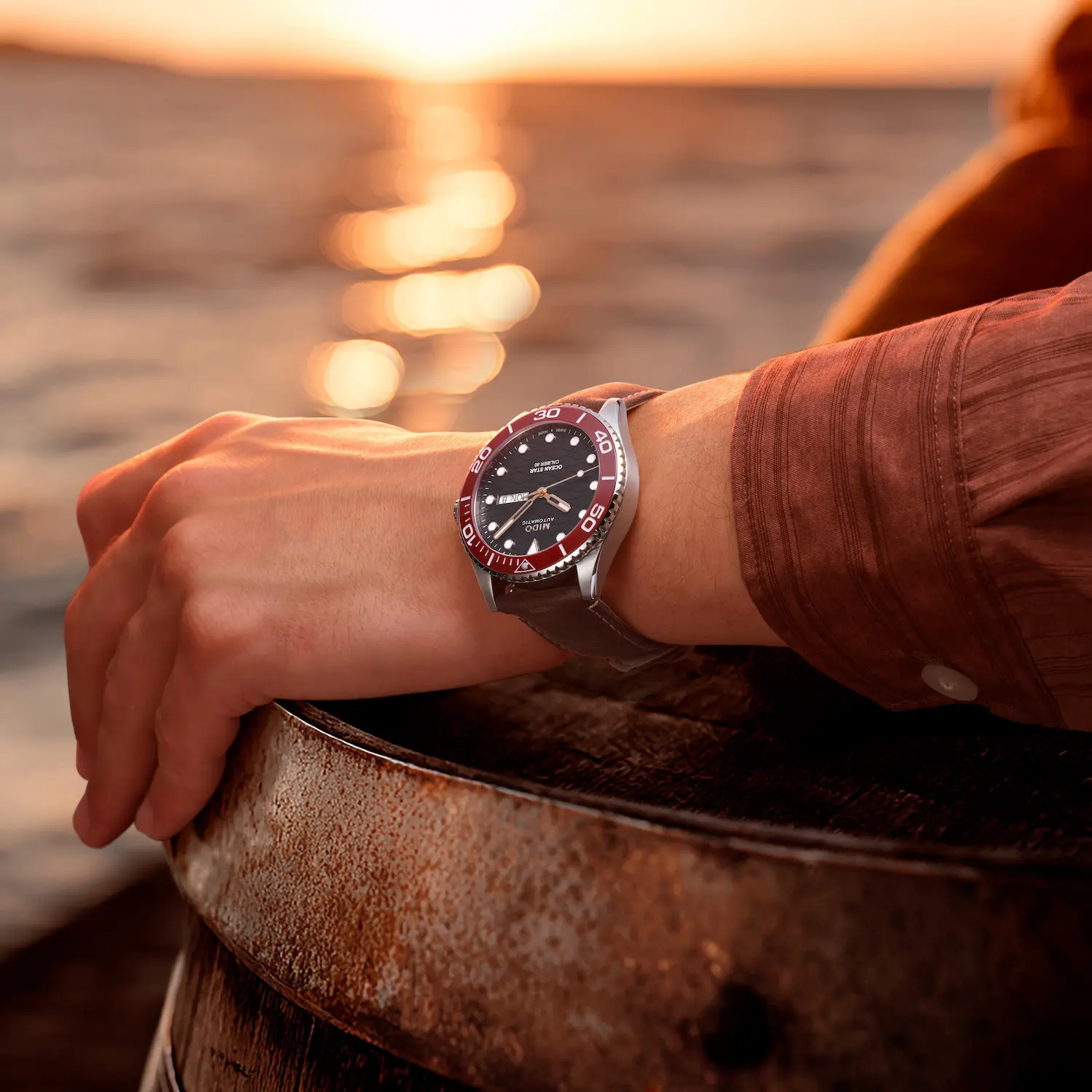 Mido Ocean Star 200C con lunetta in ceramica rossa Mido Ocean Star 200C con lunetta in ceramica rossa