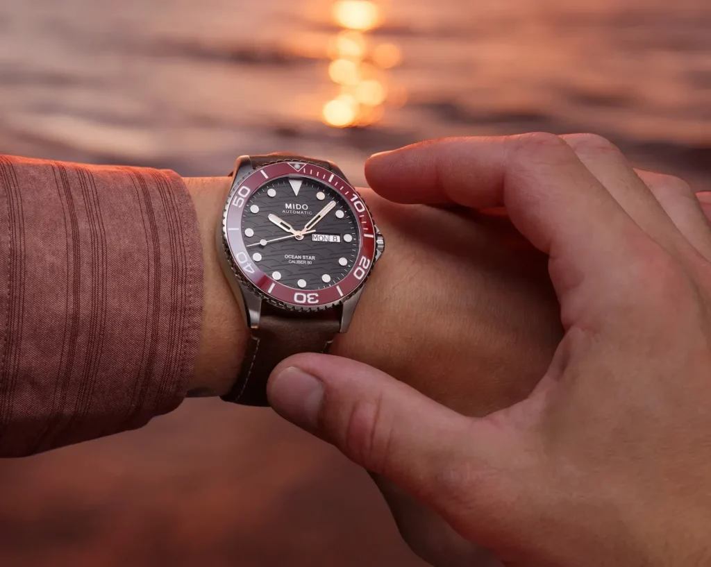 Mido Ocean Star 200C con lunetta in ceramica rossa Mido Ocean Star 200C con lunetta in ceramica rossa