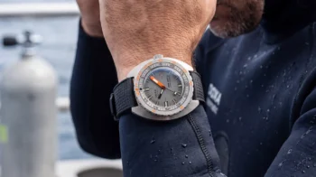 DOXA SUB 300 Ti5 Clive Cussler: